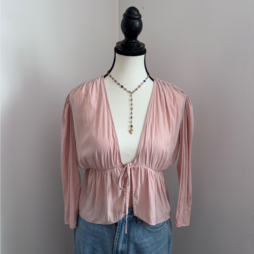 Wilfred Aritzia | Long Sleeve Blouse | Size XS | Light Pink | Cute Front Tie